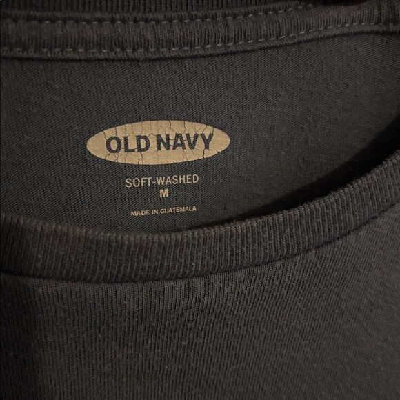 Old navy t-shirt - Picture 3 of 4